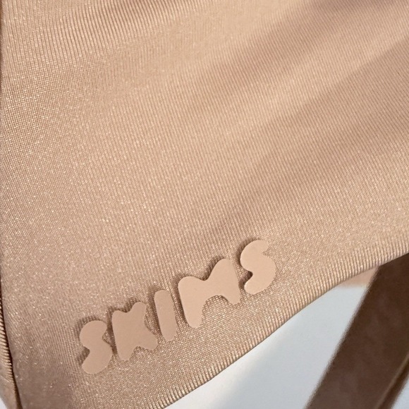 Skims Wireless Form Super Push Up Bra Clay Wireless Padded Tan Beige Size 36C - Picture 7 of 7